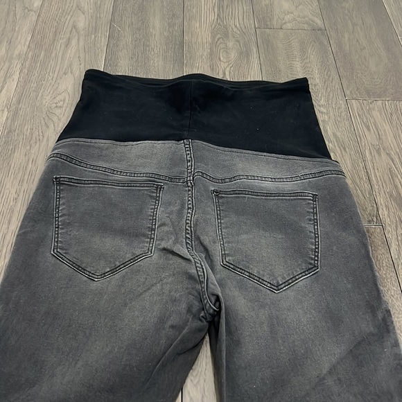 H & M maternity black distressed like skinny stretchy jeans - Picture 3 of 7